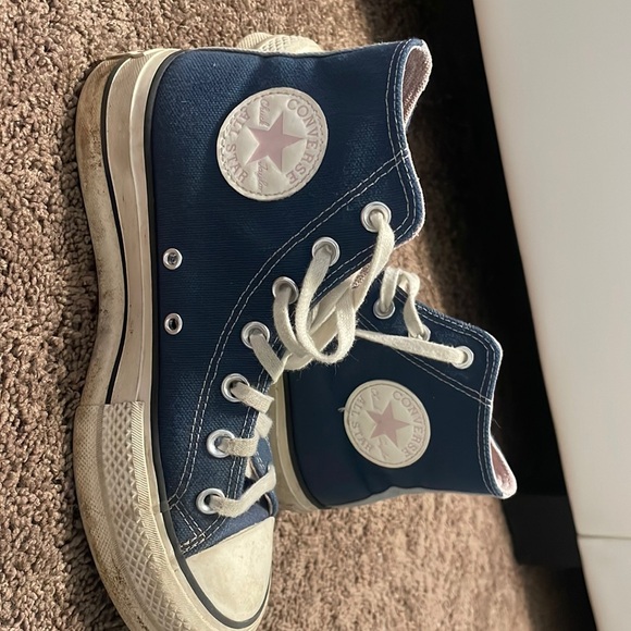 Converse shoes - Picture 1 of 3